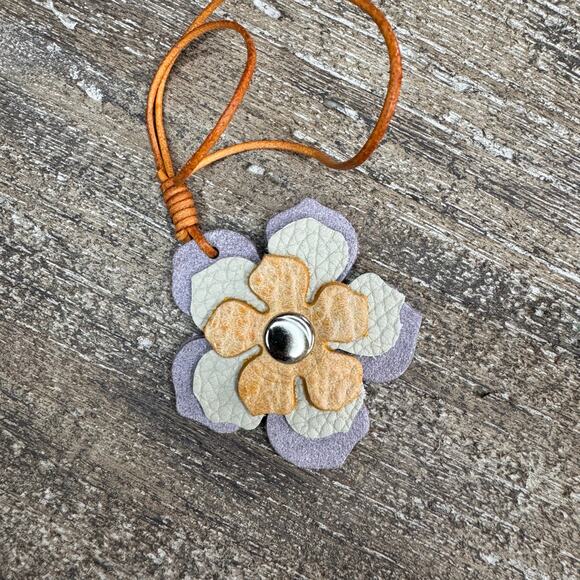 Leather Charm Flower Bag Charm Genuine Leather Purse Keychain NEW FAST SHIP - Picture 4 of 4